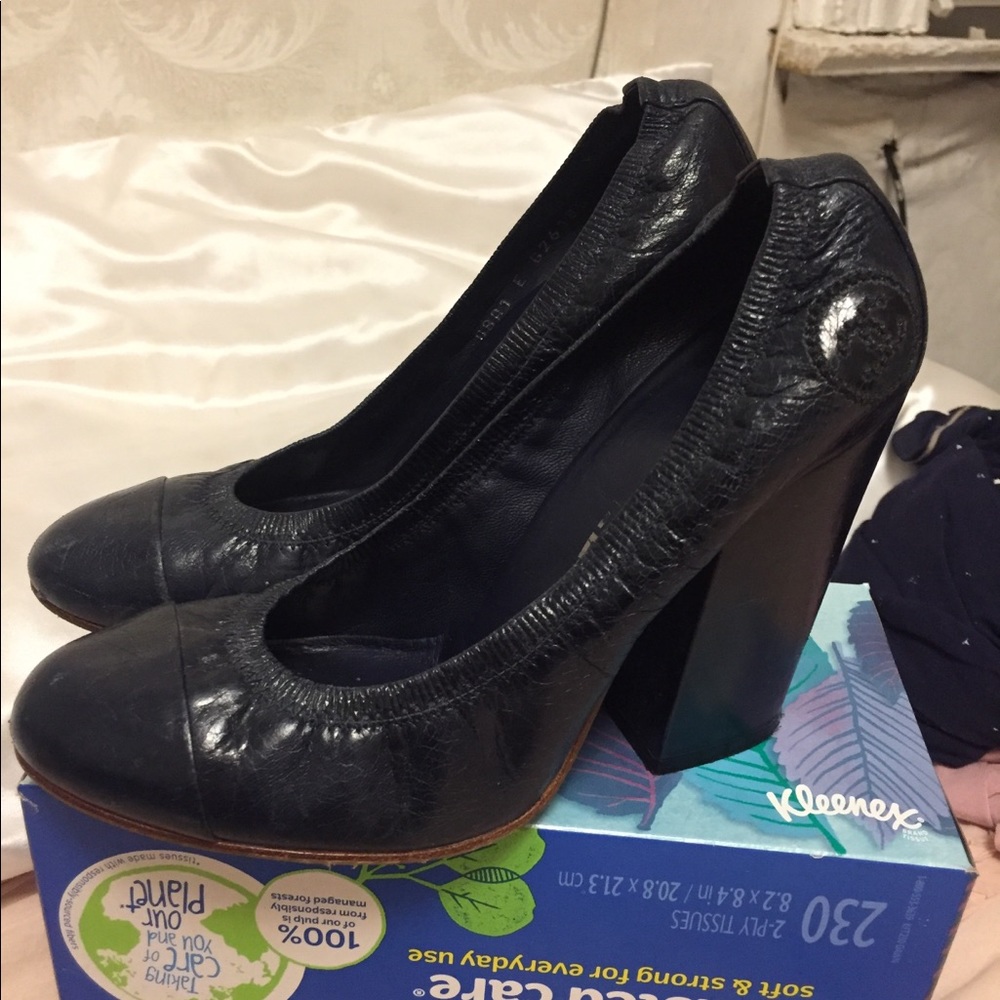 Authentic CHANEL  genuine leather shoes - used